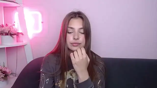Snapshot of MilanaAngelAs chatting on 07/11/26, 04:57 MilanaAngelAs online show from 07/11/26, 04:57