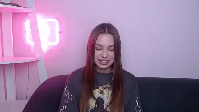 MilanaAngelAs online show from 04/07/26, 07:37