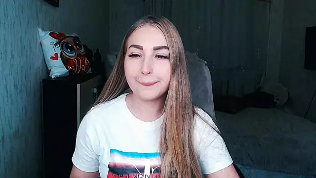 Snapshot of _KittyBoo chatting on 12/19/25, 06:49 KittyBoo online show from 12/19/25, 06:49