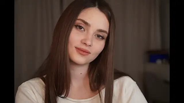 Snapshot of CarmenMoore26 chatting on 12/16/25, 08:02 CarmenMoore26 online show from 12/16/25, 08:02