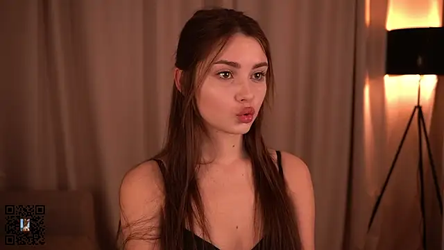 Snapshot of CarmenMoore26 chatting on 03/14/25, 09:21 CarmenMoore26 online show from 03/14/25, 09:21