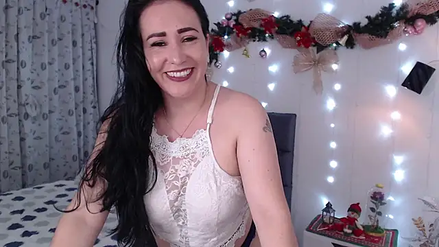 Snapshot of miawilson_1 chatting on 12/18/24, 05:26 miawilson 1 online show from 12/18/24, 05:26