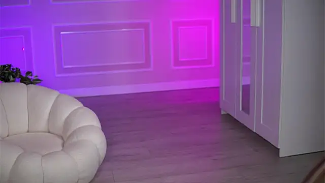 EvaZane online show from 10/27/25, 08:32