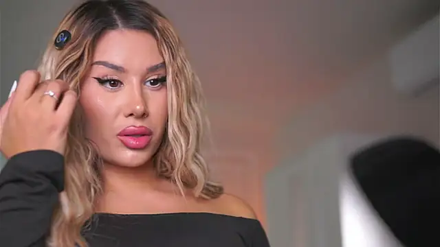 EvaZane online show from 12/14/25, 07:30