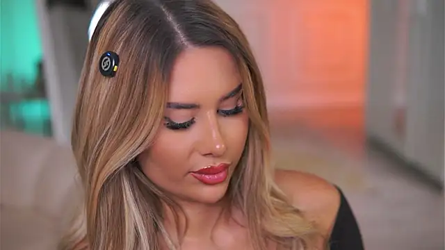 EvaZane online show from 12/21/25, 08:53