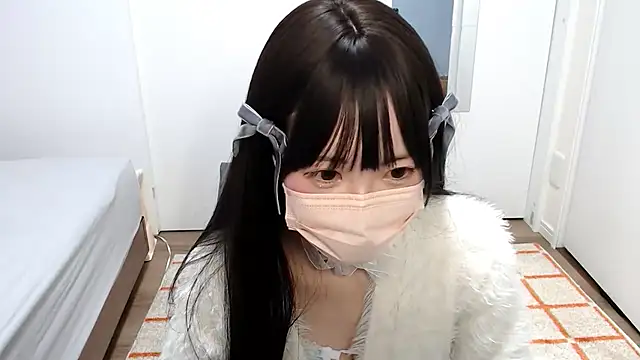 Snapshot of _mi_tsu_ki_ chatting on 02/23/25, 04:28 mi tsu ki online show from 02/23/25, 04:28