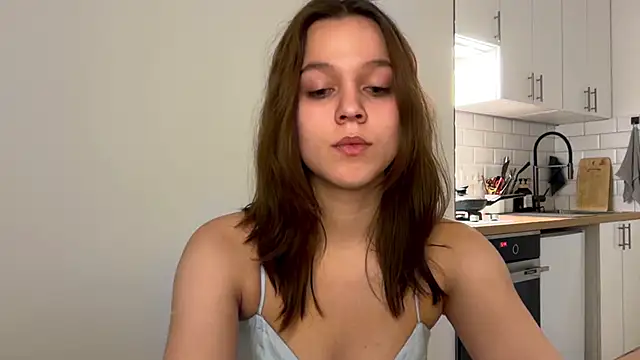 Addelin Moon online show from 10/19/25, 03:48