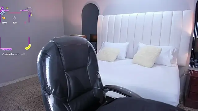 Snapshot of vanity_sex chatting on 10/27/25, 11:44 vanity sex online show from 10/27/25, 11:44