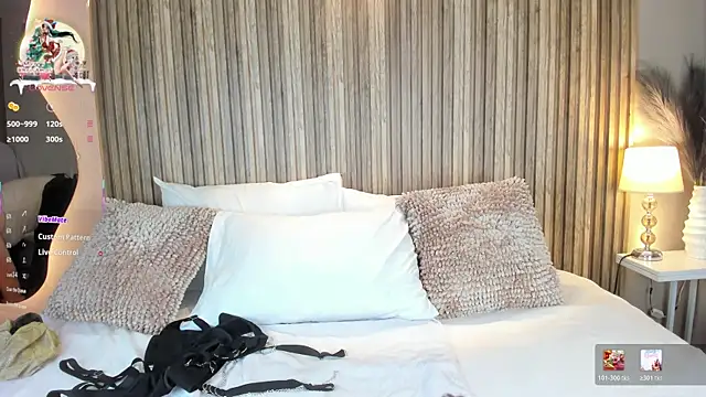 Snapshot of vanity_sex chatting on 12/21/25, 11:45 vanity sex online show from 12/21/25, 11:45