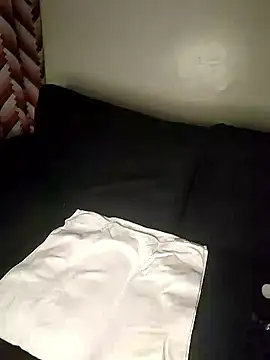 KikiLovesD online show from 01/11/26, 08:54