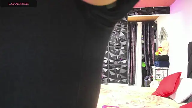 charlottemeyerr online show from 09/20/25, 10:04