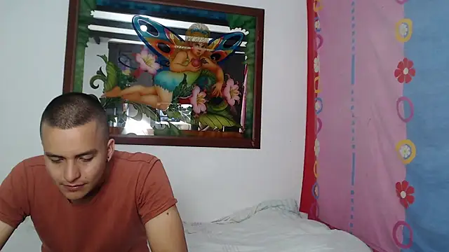 Snapshot of lizandandrew_hot chatting on 03/23/25, 12:58 lizandandrew hot online show from 03/23/25, 12:58