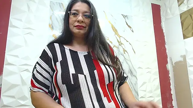 MiaCallie online show from 11/11/25, 01:22