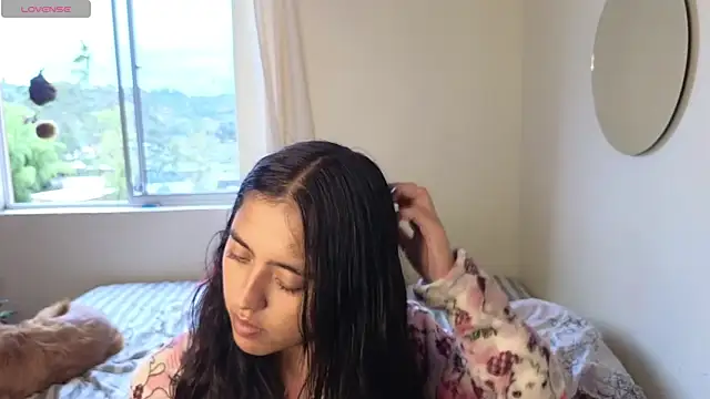 ViolettaSummer online show from 11/16/25, 08:57