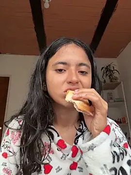 ViolettaSummer online show from 04/05/26, 01:18