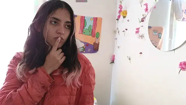 ViolettaSummer online show from 12/29/24, 04:51