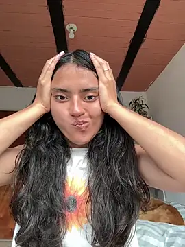 ViolettaSummer online show from 04/11/26, 08:01