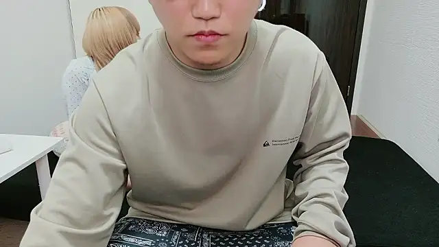 Toms-BBQ online show from 06/15/26, 02:45