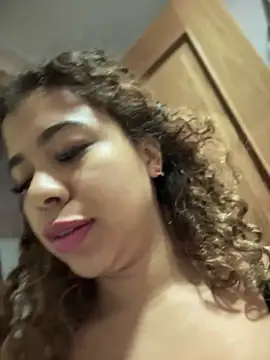 Snapshot of LEONCITA_ chatting on 12/18/25, 11:03 LEONCITA online show from 12/18/25, 11:03