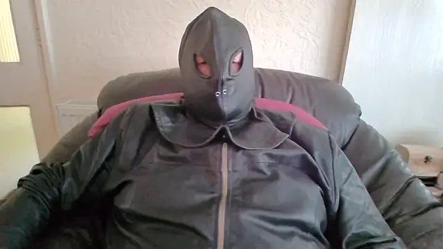 Snapshot of Leatherman63 chatting on 07/04/26, 06:20 Leatherman63 online show from 07/04/26, 06:20