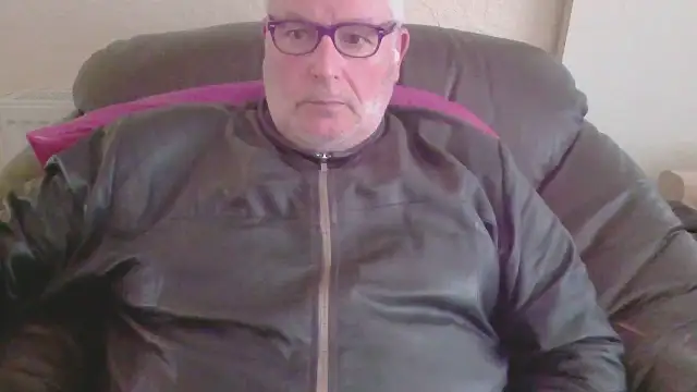 Snapshot of Leatherman63 chatting on 07/01/26, 01:22 Leatherman63 online show from 07/01/26, 01:22