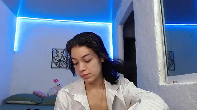 Caribbean beauty  online show from 05/27/26, 05:04