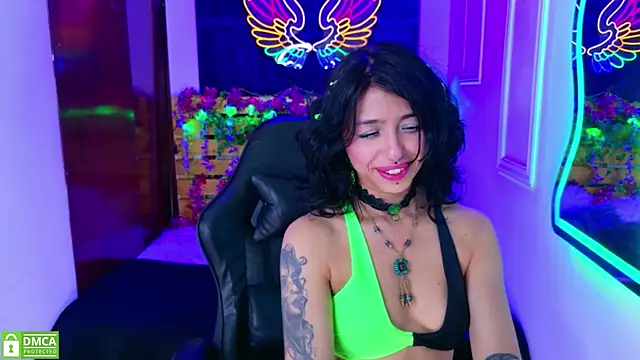 Snapshot of REDHOTTER_ chatting on 07/15/26, 07:43 REDHOTTER online show from 07/15/26, 07:43