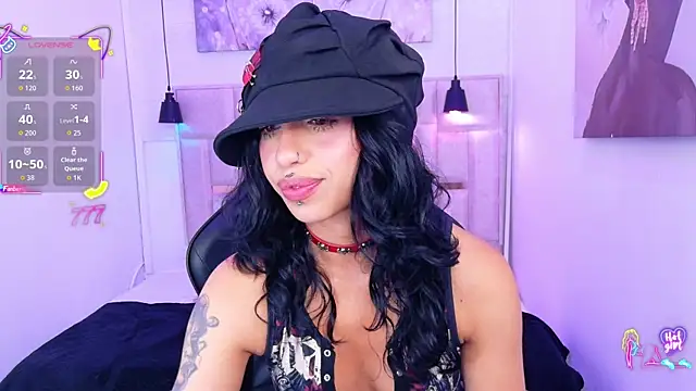 Snapshot of REDHOTTER_ chatting on 05/26/26, 08:07 REDHOTTER online show from 05/26/26, 08:07