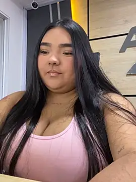 little lissiee online show from 02/15/26, 03:00