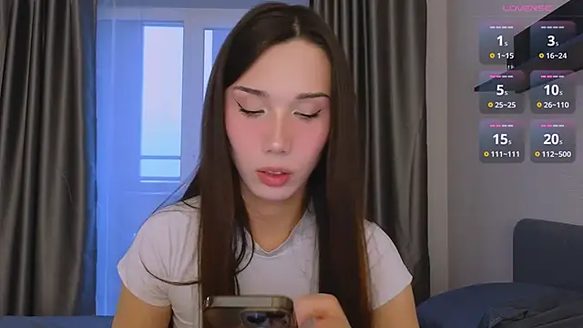 Snapshot of Kaia_Sunshine_Mia chatting on 12/18/25, 11:58 Kaia Sunshine Mia online show from 12/18/25, 11:58