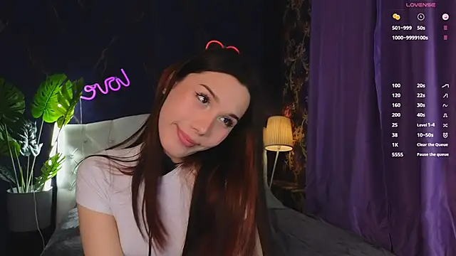 Snapshot of Kaia_Sunshine_Mia chatting on 02/28/25, 04:20 Kaia Sunshine Mia online show from 02/28/25, 04:20