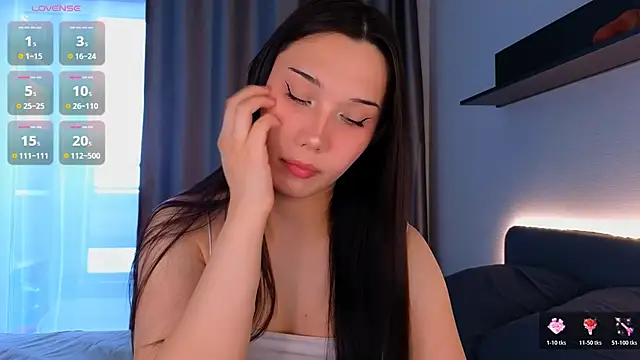 Snapshot of Kaia_Sunshine_Mia chatting on 05/27/26, 11:50 Kaia Sunshine Mia online show from 05/27/26, 11:50