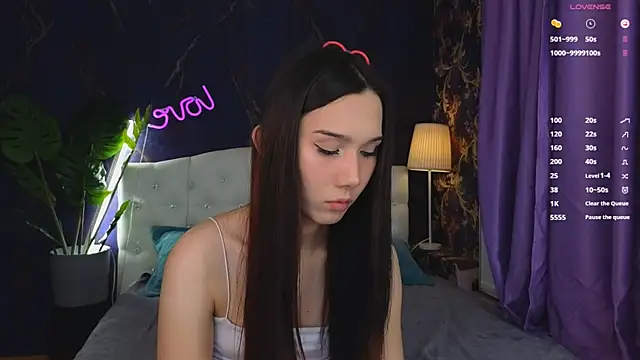 Snapshot of Kaia_Sunshine_Mia chatting on 02/08/25, 03:10 Kaia Sunshine Mia online show from 02/08/25, 03:10