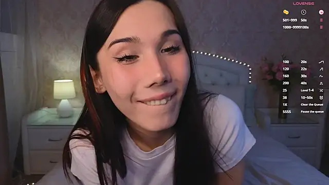Snapshot of Kaia_Sunshine_Mia chatting on 01/27/25, 02:35 Kaia Sunshine Mia online show from 01/27/25, 02:35