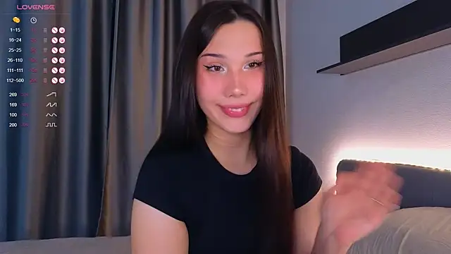 Kaia Sunshine Mia online show from 07/10/26, 11:21