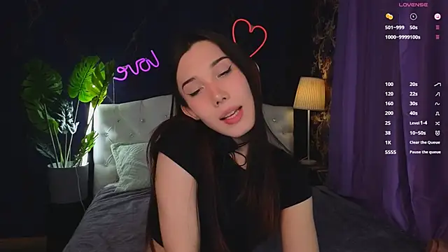 Snapshot of Kaia_Sunshine_Mia chatting on 02/16/25, 04:10 Kaia Sunshine Mia online show from 02/16/25, 04:10