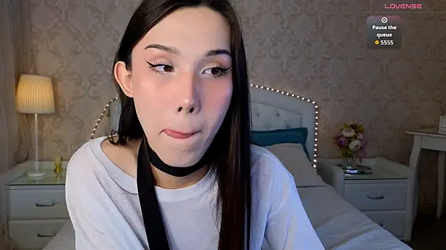 Snapshot of Kaia_Sunshine_Mia chatting on 10/26/25, 10:15 Kaia Sunshine Mia online show from 10/26/25, 10:15