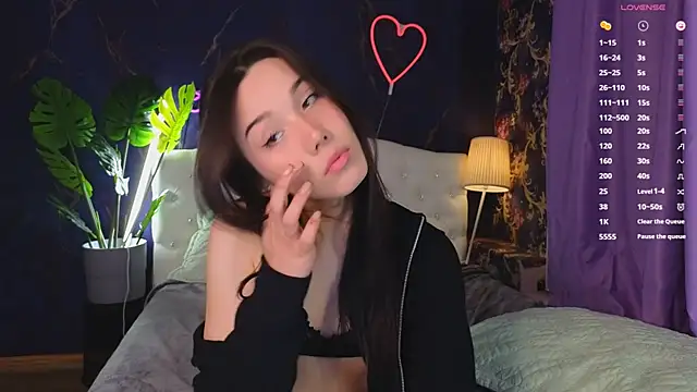 Snapshot of Kaia_Sunshine_Mia chatting on 03/10/25, 06:12 Kaia Sunshine Mia online show from 03/10/25, 06:12