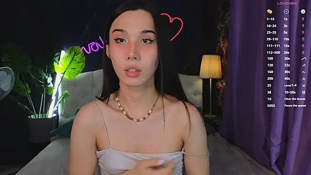 Snapshot of Kaia_Sunshine_Mia chatting on 01/30/25, 02:36 Kaia Sunshine Mia online show from 01/30/25, 02:36