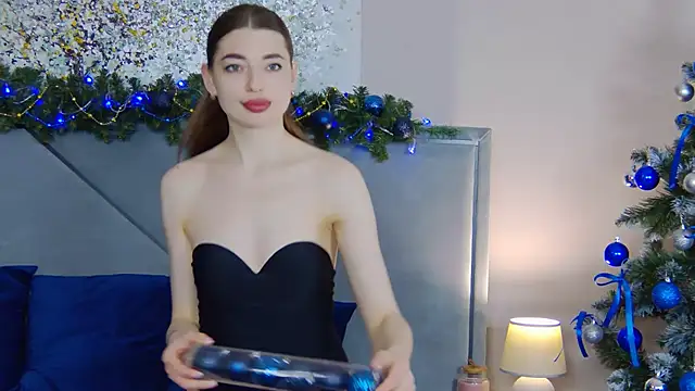 NicoleRosss online show from 12/18/25, 11:25