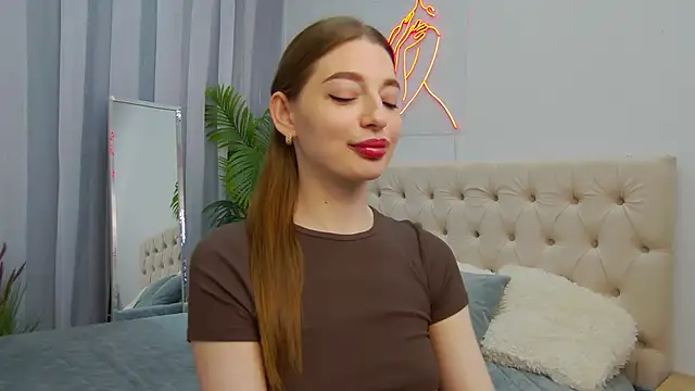NicoleRosss online show from 05/16/26, 01:21