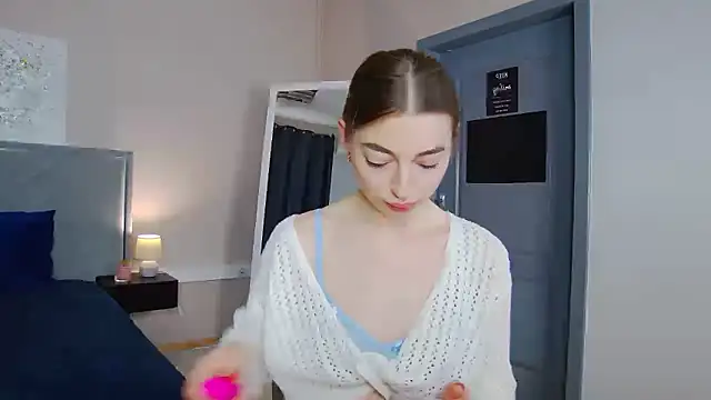 Snapshot of NicoleRosss chatting on 01/18/26, 12:52 NicoleRosss online show from 01/18/26, 12:52