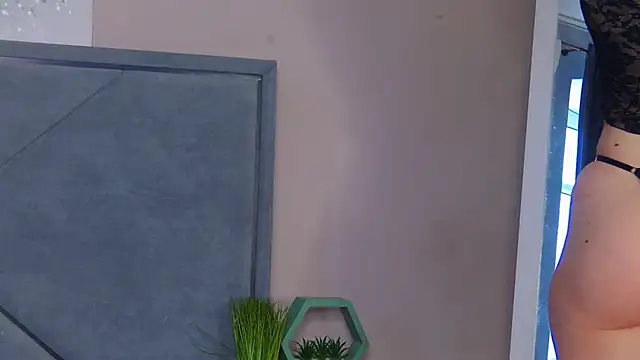 NicoleRosss online show from 04/12/26, 01:58