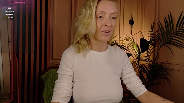 sexuallycorrecte online show from 04/23/26, 06:42