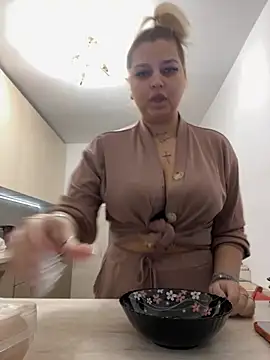 Snapshot of AllysonK chatting on 11/27/25, 01:33 AllysonK online show from 11/27/25, 01:33