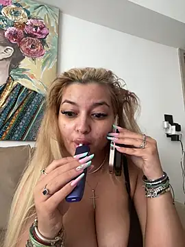 Snapshot of AllysonK chatting on 05/22/26, 11:52 AllysonK online show from 05/22/26, 11:52