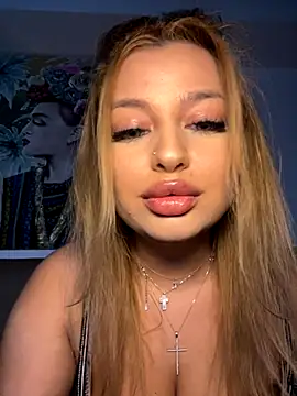 Snapshot of AllysonK chatting on 11/18/25, 03:26 AllysonK online show from 11/18/25, 03:26