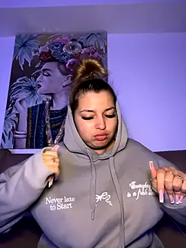 Snapshot of AllysonK chatting on 10/22/25, 04:50 AllysonK online show from 10/22/25, 04:50