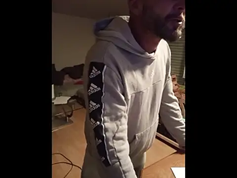 Snapshot of rosaeichel chatting on 02/05/26, 11:44 rosaeichel online show from 02/05/26, 11:44