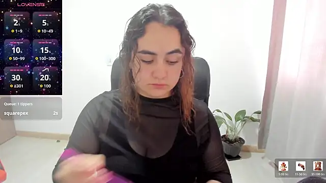Snapshot of maryluna95 chatting on 07/16/26, 04:48 maryluna95 online show from 07/16/26, 04:48